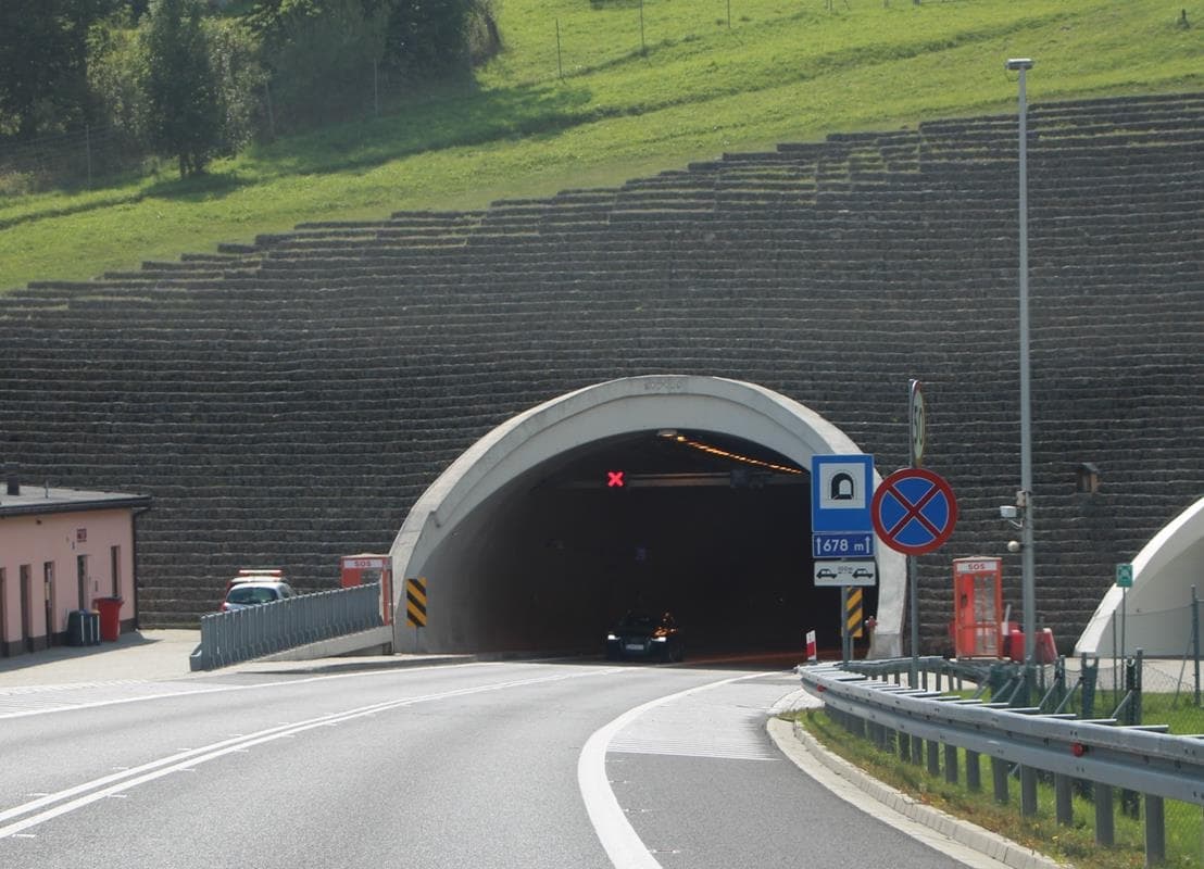 Tunel w Lalikach zamknięty. Ruszył dwutygodniowy remont S1