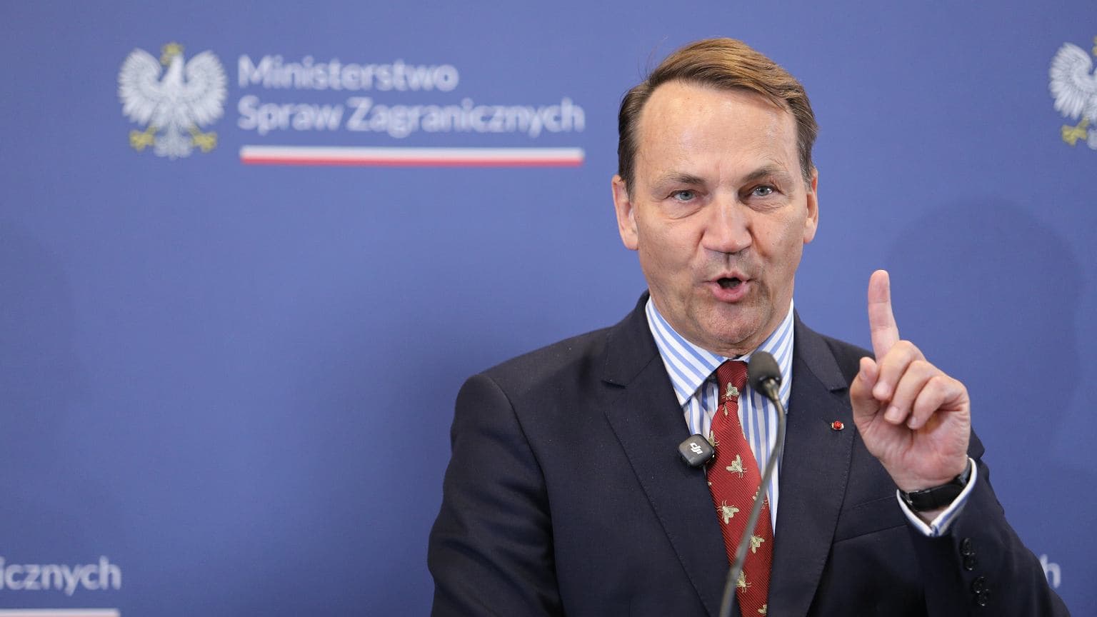 Rosja szykuje zbrojną prowokację przeciwko Polsce? Sikorski: Wiemy, że coś przygotowują
