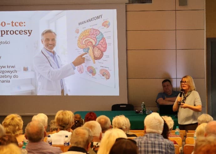 Pamięć po 60. roku życia pod lupą ekspertów. Wirtualny Klub Seniora przyciąga coraz więcej mieszkańców Białej Podlaskiej