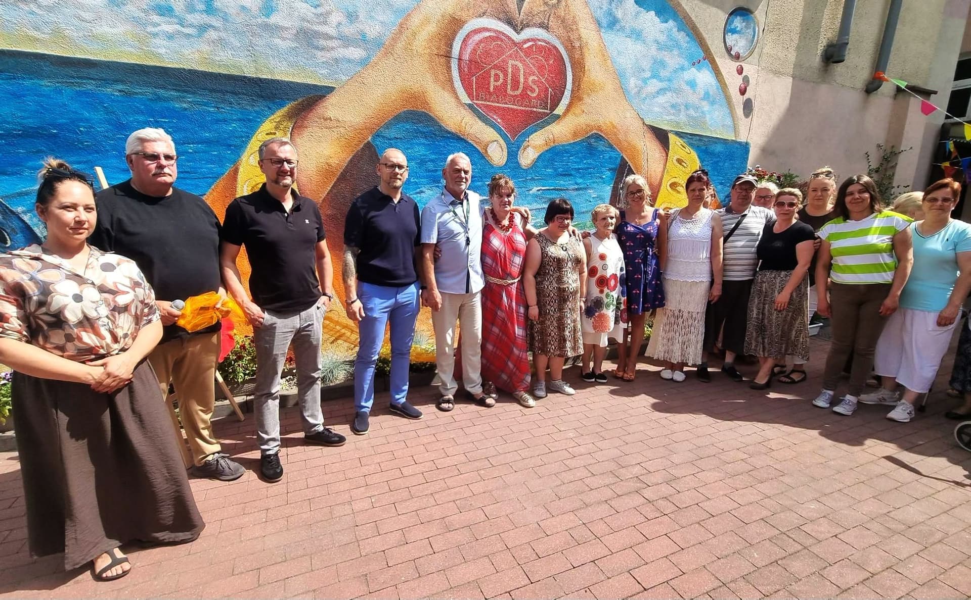 Powiatowe centrum z muralami. Oficjalna odsłona prac [FOTO]