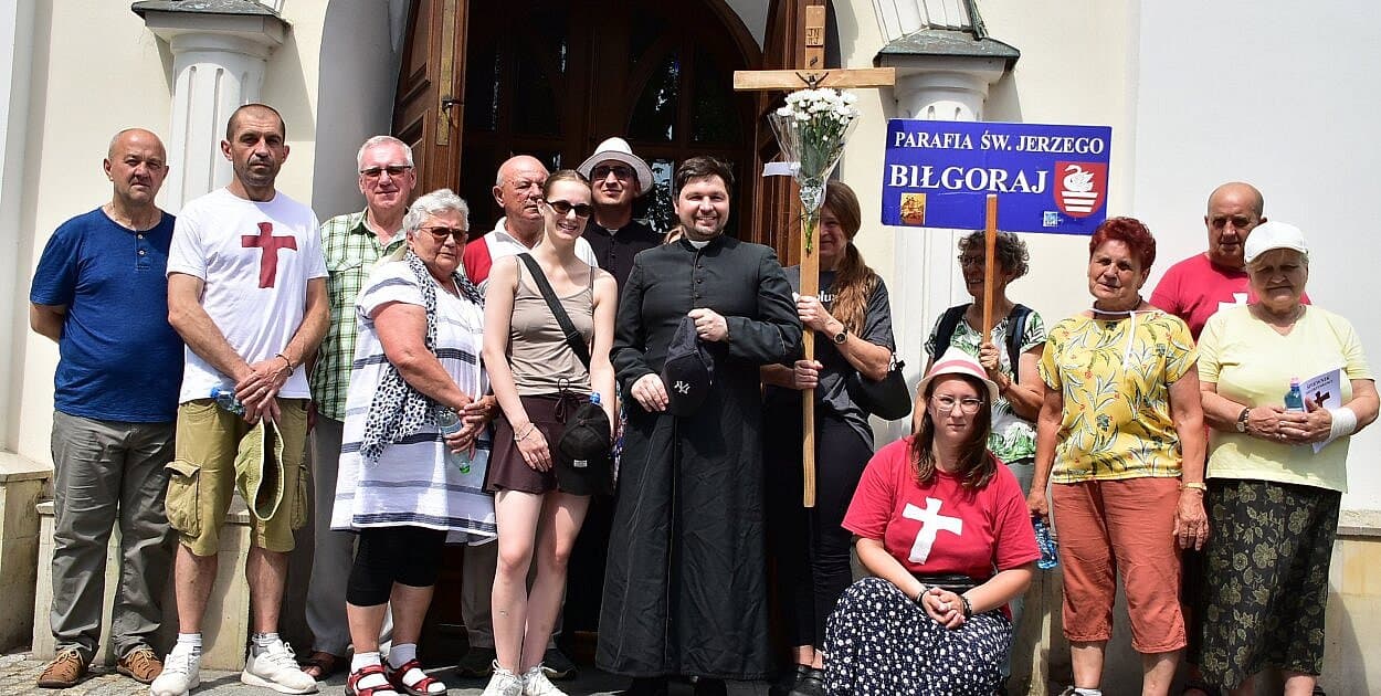 Pielgrzymi z Biłgoraja wyruszyli pieszo do sanktuarium w Krasnobrodzie FOTO