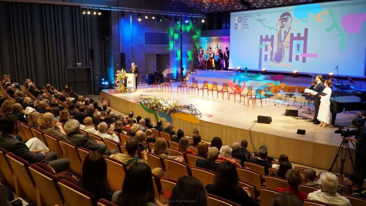 Prawie milion zł na deszczówkę w schronisku, 400 tys. zł dla szpitala i 150 tys. zł na Festiwal Nauki. Sprawdzamy majowy rejestr umów miasta