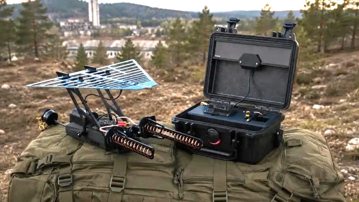 Latający router dla dronów. Operator może się ukryć za wzgórzemAktualizacja: