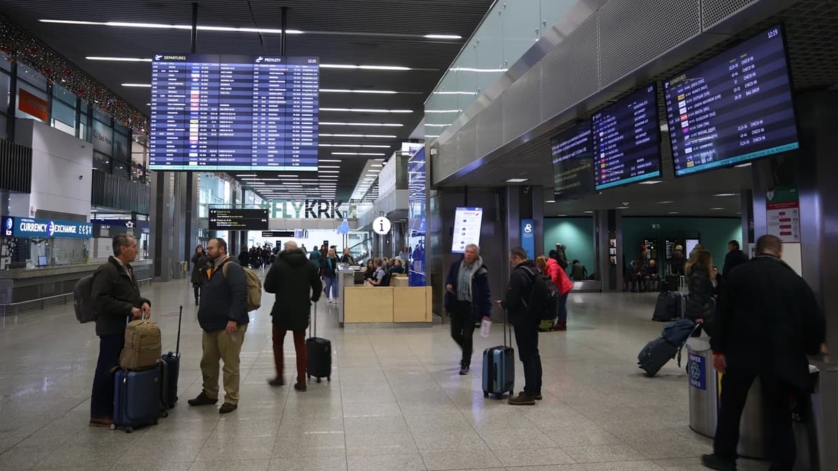 Awantura o 1 centymetr. Tanie linie lotnicze zamieniły nas w dojne krowy