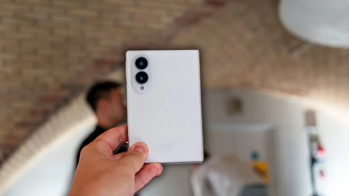 Dlaczego tylko 5000 mAh za 10 000 zł? Samsung tłumaczyAktualizacja: