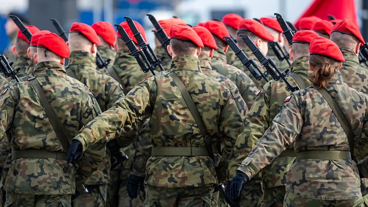 Polacy nie chcą iść do wojska. Obowiązkowa służba nie przejdzieAktualizacja: