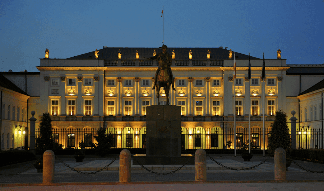 Referendum zamiast taniego prądu. Jak prezydent chce walczyć o skrajną prawicę?