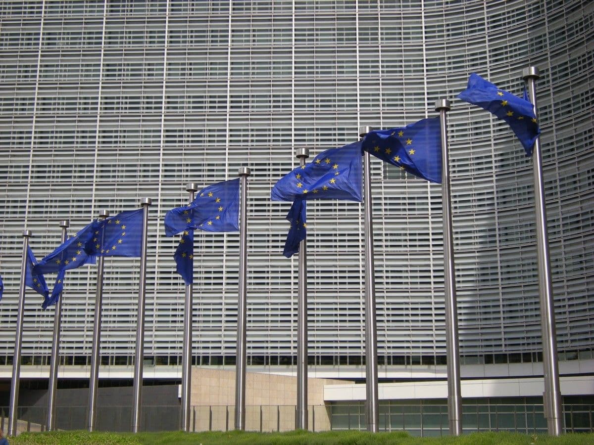 UE wciąż bez zgody na nowe sankcje. Brak decyzji zwiększy dochody Kremla