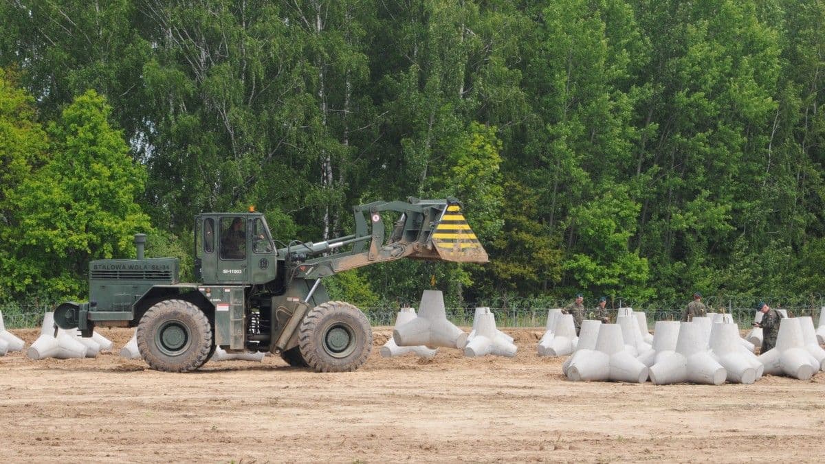 Bundeswehra kopie rowy na polskiej granicy. Przeciw rosyjskim czołgom