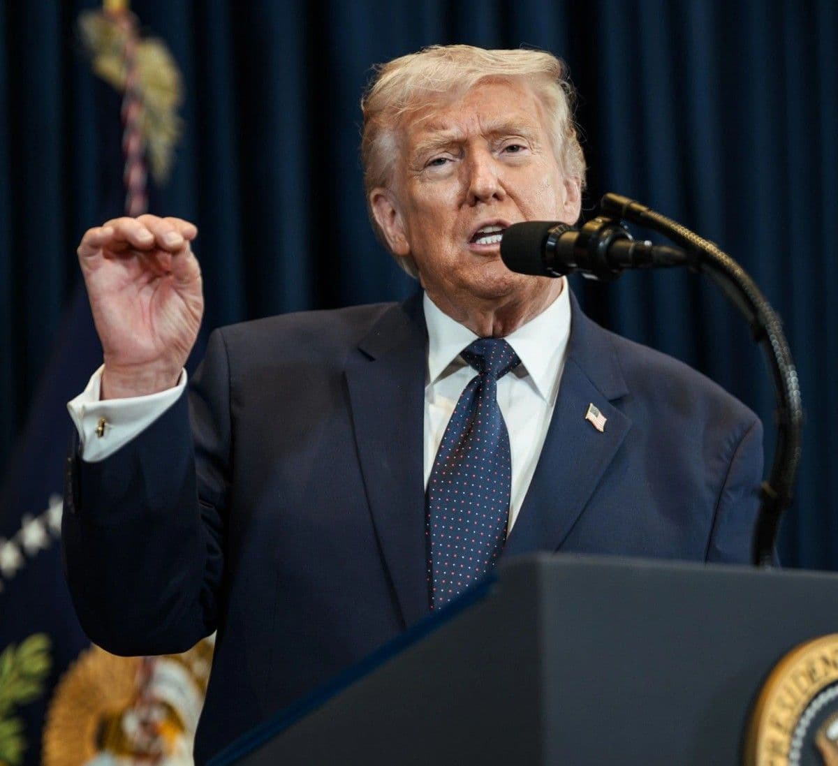 Trump naciska na Kongres. Chce dołączyć Iran do sankcji