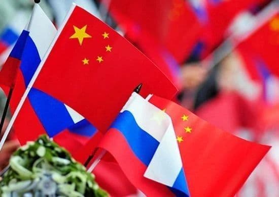 Środowy przegląd mediów; Rosja: wojna zjada gospodarkę; Francuska broń może trafić do Polski