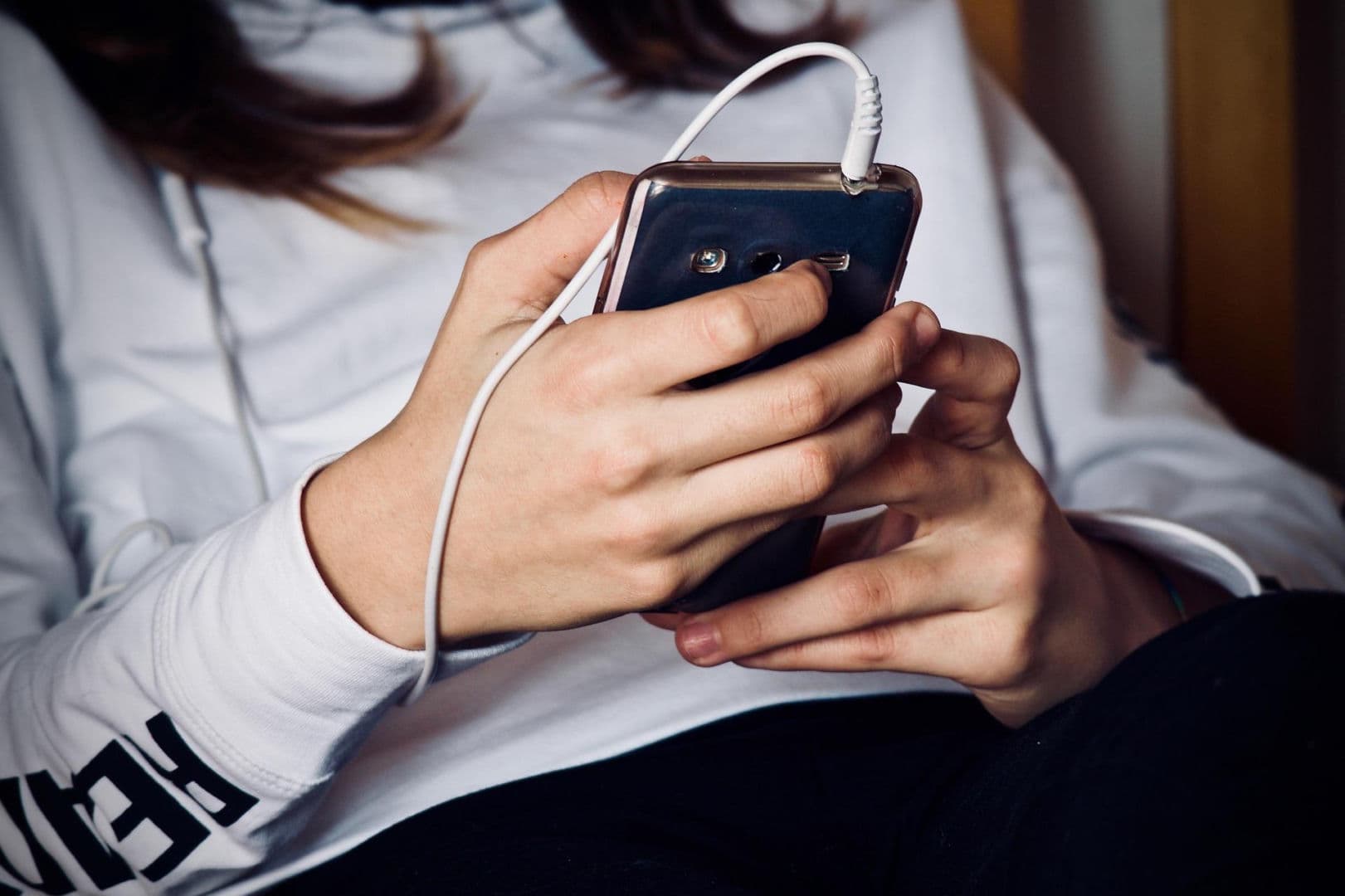 Sexting w sieci. Policja ostrzega przed zagrożeniami