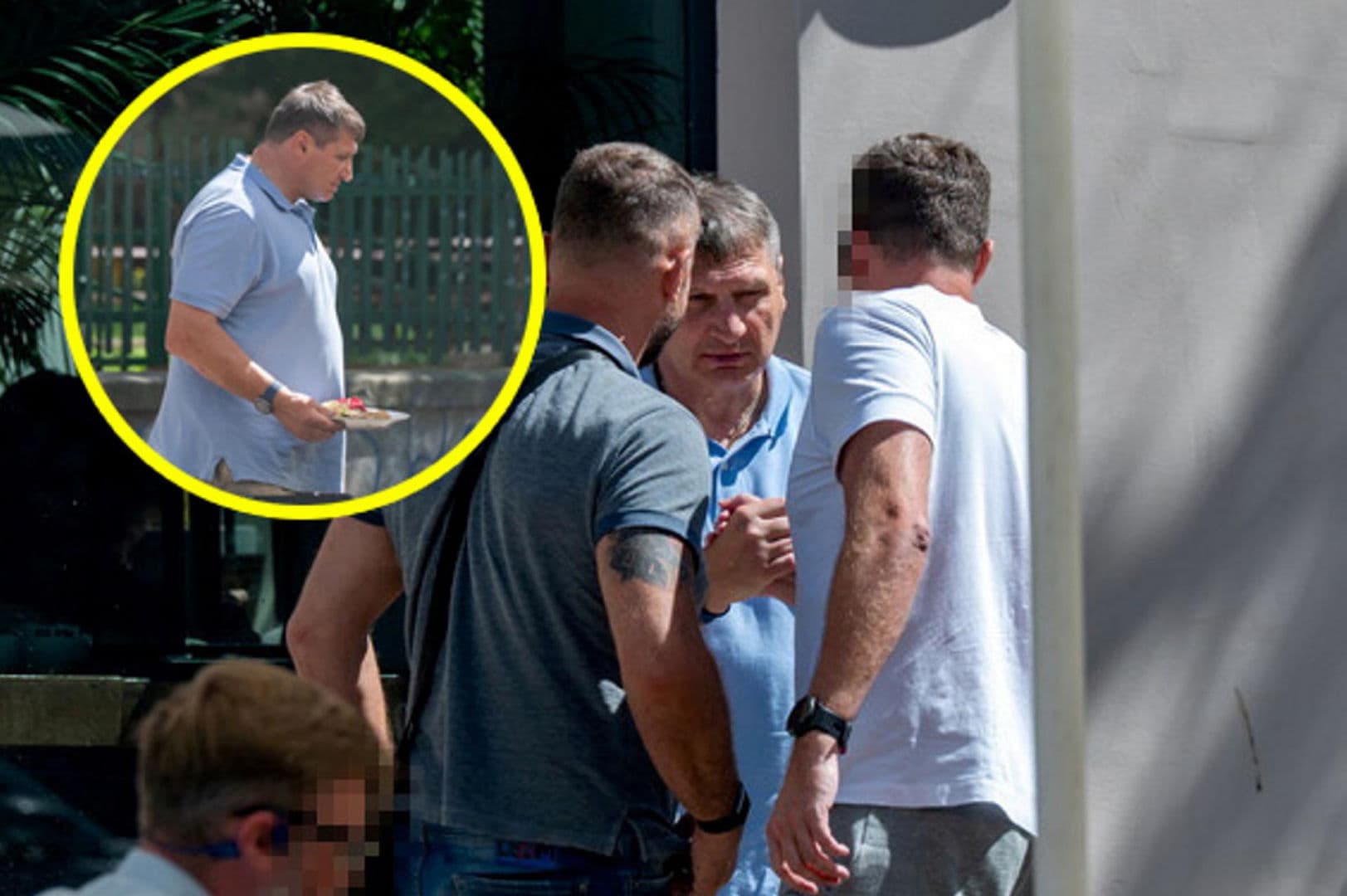 32 Zdjęcia paparazzi Gołota zadał szyku w krótkich spodenkach w barze mlecznym