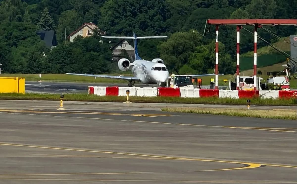 Paraliż na lotnisku w Krakowie. Wstrzymano loty po incydencie z samolotem Embraer