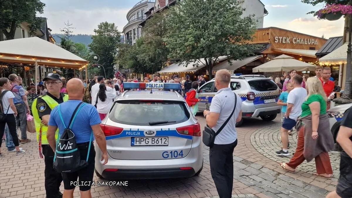 Zjadł kolację za ponad 200 zł na Krupówkach. Policjanci odradzają ten sposób