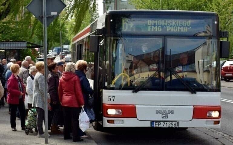 Pomoc dla miasta partnerskiego czy kontrowersyjna decyzja? Dyskusja wokół autobusów dla Równego