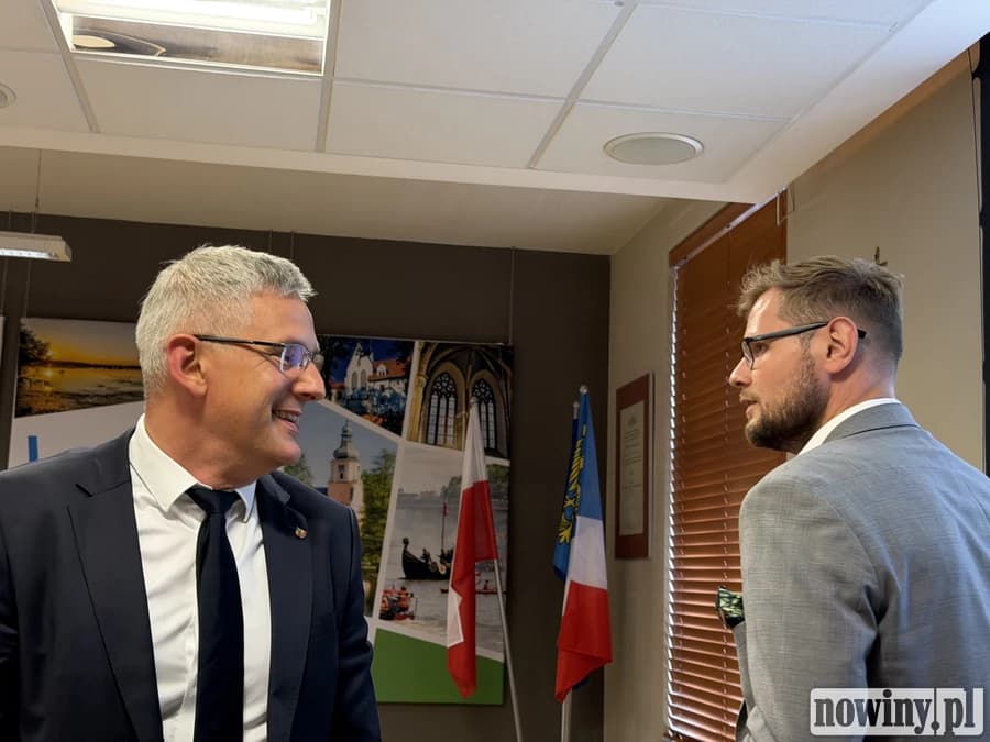 Poseł Woś krytycznie podsumowuje półmetek kadencji Powiatu Raciborskiego: bezrobocie rośnie, szpital ze stratą i propaganda władzy