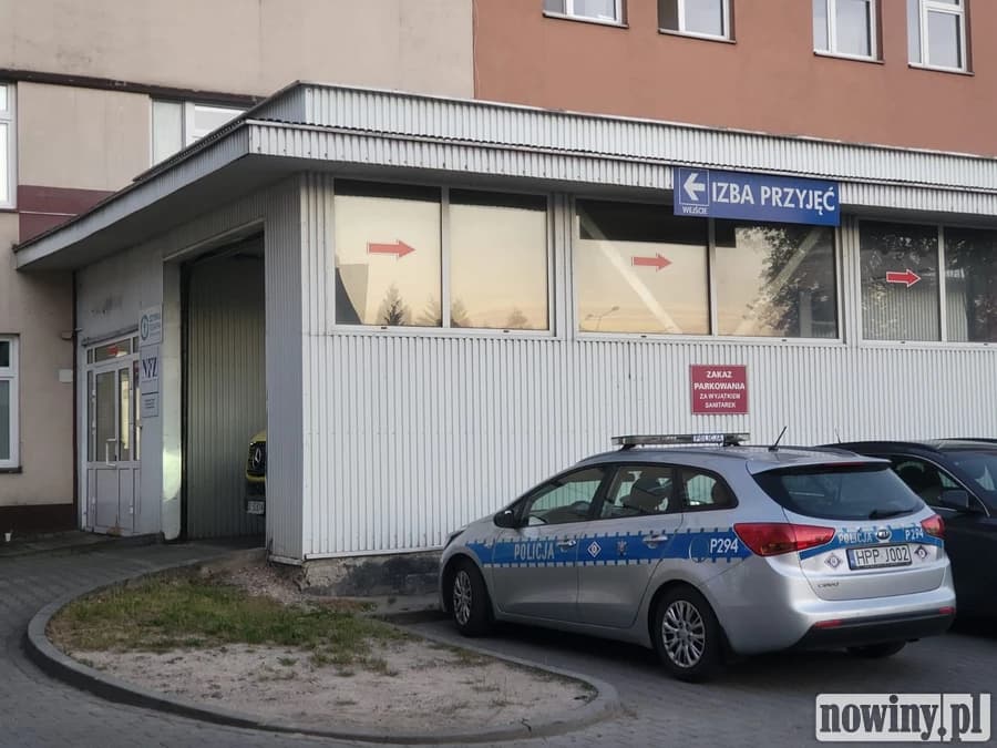 Nożownik wtargnął na teren szpitala w Jastrzębiu-Zdroju. Kilka osób zostało rannych