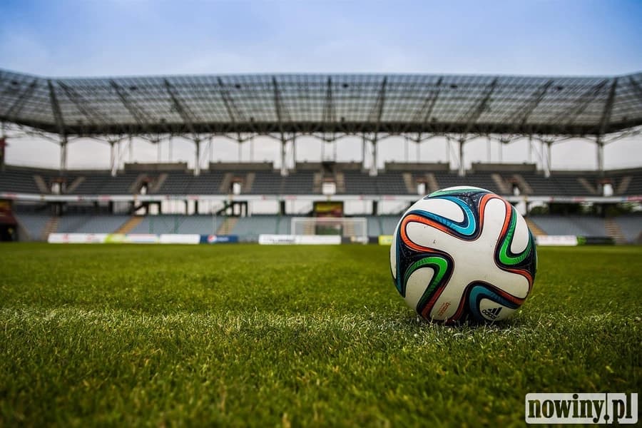 Piłkarskie emocje w regionie przed turniejem reprezentacyjnym 2026