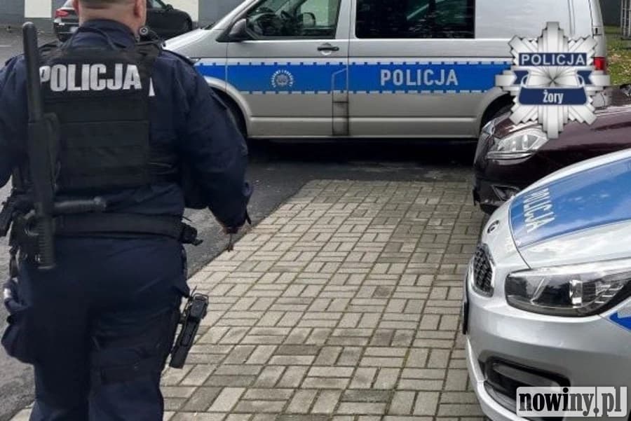 Dwie osoby zatrzymane w Żorach. Policjanci zabezpieczyli podejrzane substancje