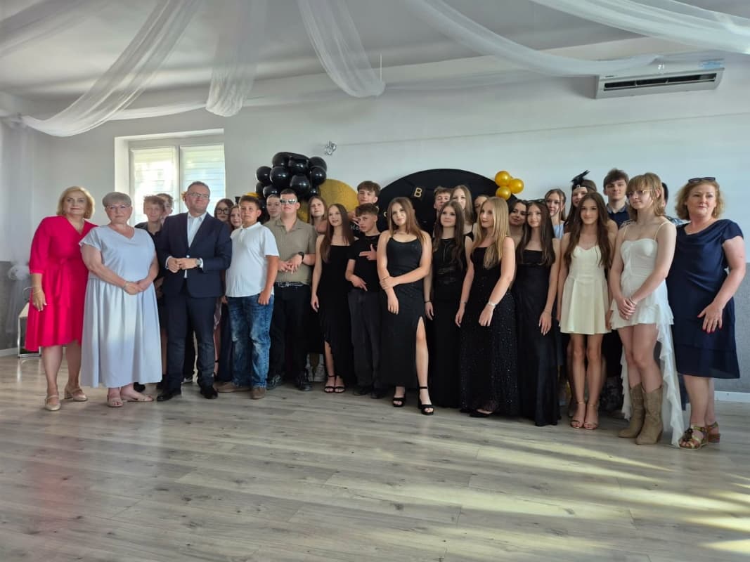 Bal ósmoklasistów Szkoły Podstawowej nr 2 w Mogilnie