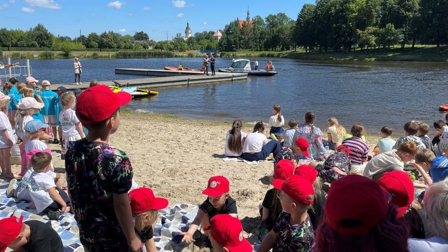 Bezpieczne wakacje nad wodą – pokaz...