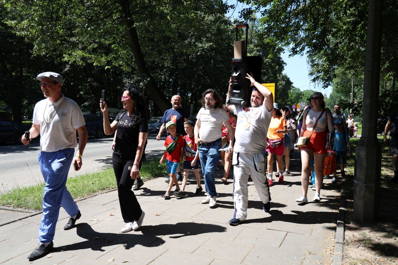 Nowohucka Parada Dresów 2026 przeszła przez Nową Hutę. Nie brakowało humoru i dobrej zabawy [ZDJĘCIA]