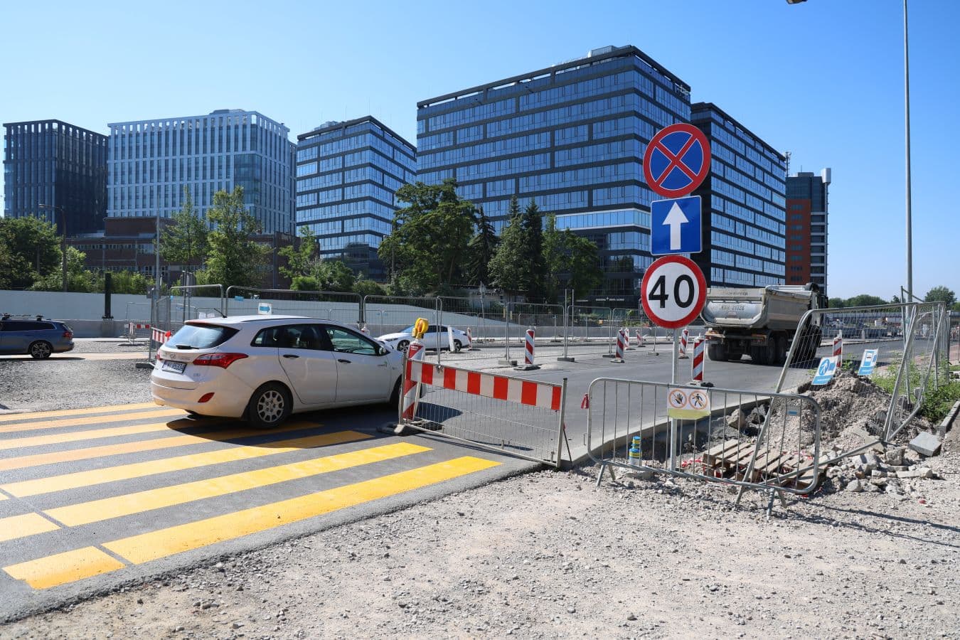 Ul. Lublańska z nową organizacją ruchu. Sprawdź, jak teraz przebiega przejazd [ZDJĘCIA]