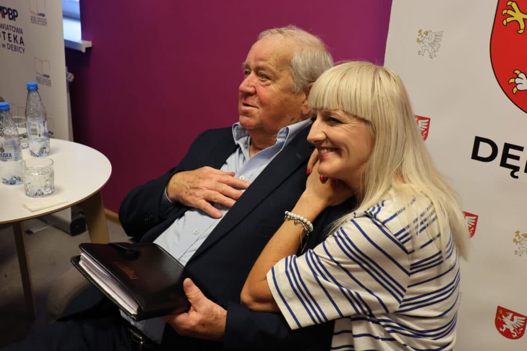 Marian Dziędziel oczarował Dębicę. Niezapomniany wieczór pełen humoru, wspomnień i niezwykłych historii