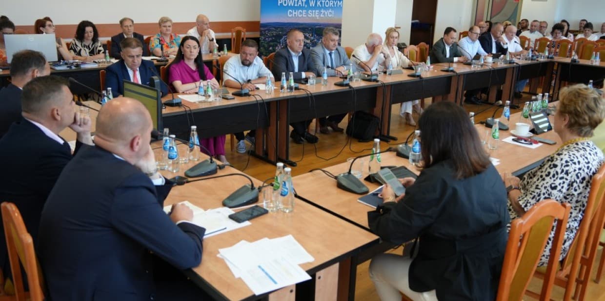 Radni Powiatu Dębickiego udzielili Zarządowi Powiatu absolutorium za 2025 rok