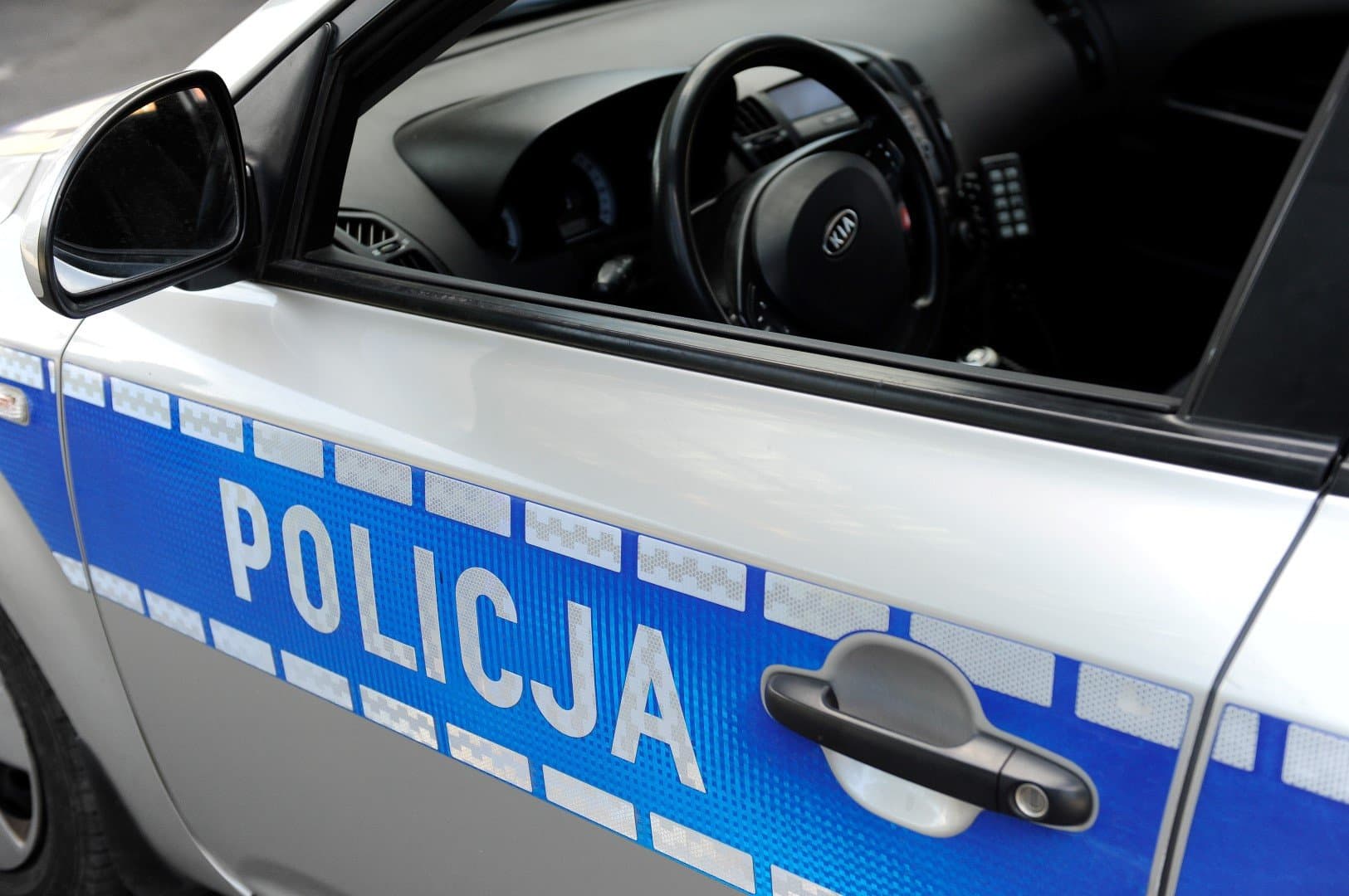 Nastolatkowie ranni po upadku z hulajnogi. Policja apeluje o ostrożność