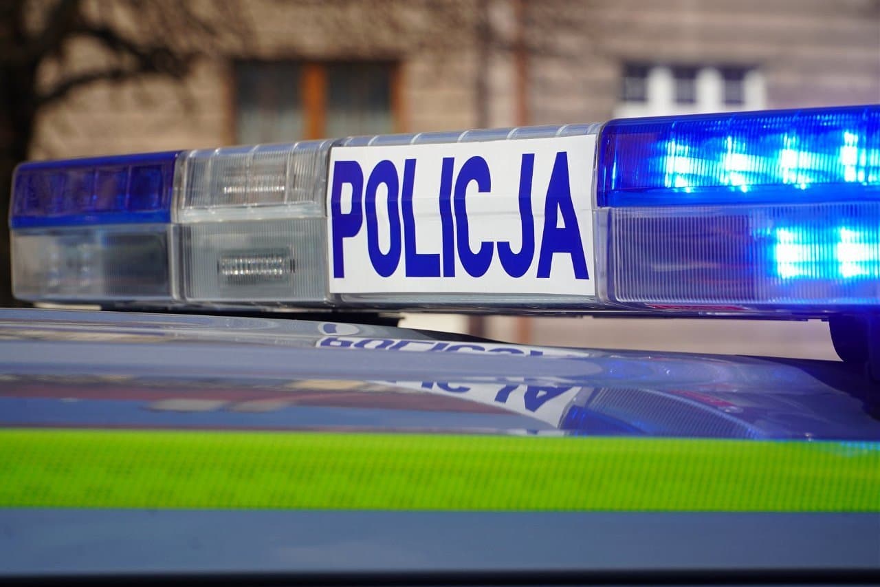 Rowerzysta wjechał na przejście dla pieszych i zderzył się z BMW. Został ukarany