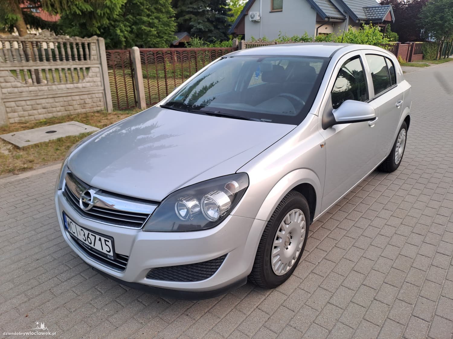 11900 złOpel Astra 1.6 Benzyna 2011 Polski Salon Klimatyzacja Bezwypadkowy