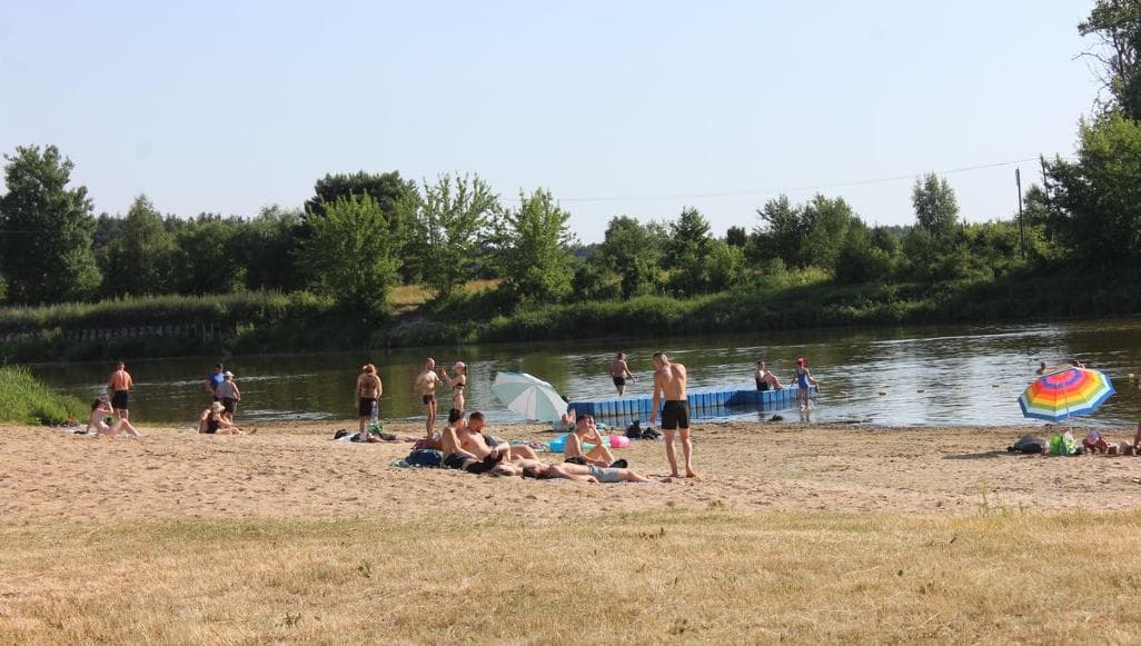 DZISIEJSZY Podlasie24 Drohiczyn otworzył sezon. Pierwsze oficjalne kąpielisko w regionie już działa /WIDEO