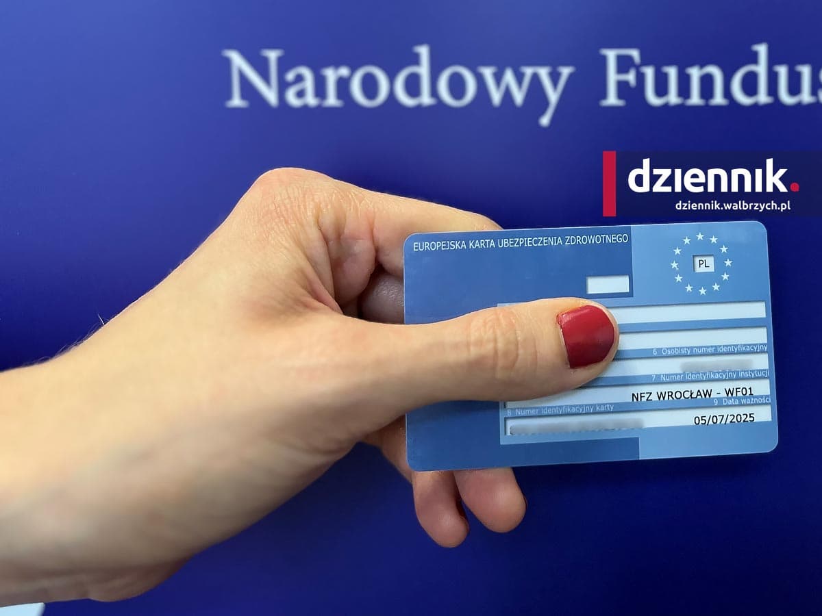 Wakacje za granicą? Sprawdź, czy masz ważną kartę EKUZ. NFZ przypomina przed urlopami