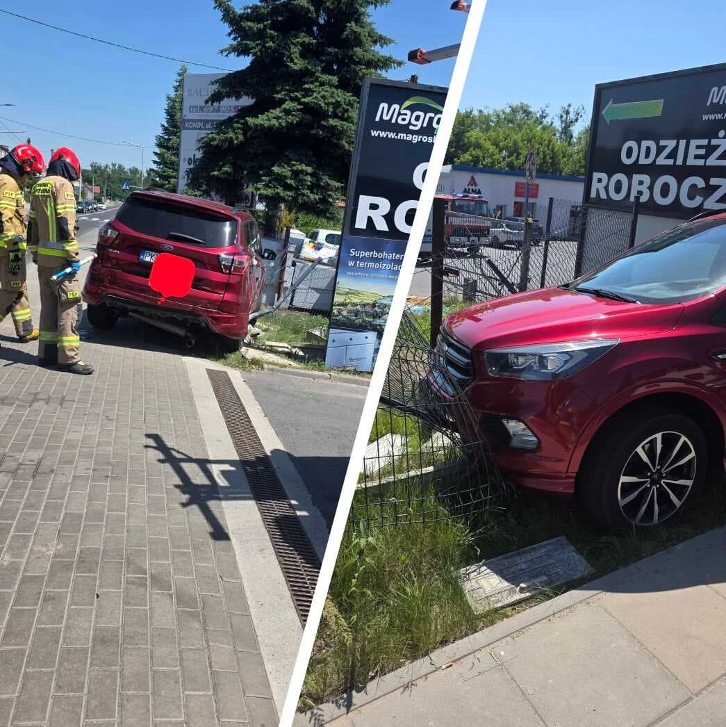 Kolizja na ul. Jana Pawła II w Koninie. Ford uderzył w ogrodzenie hurtowni budowlanej