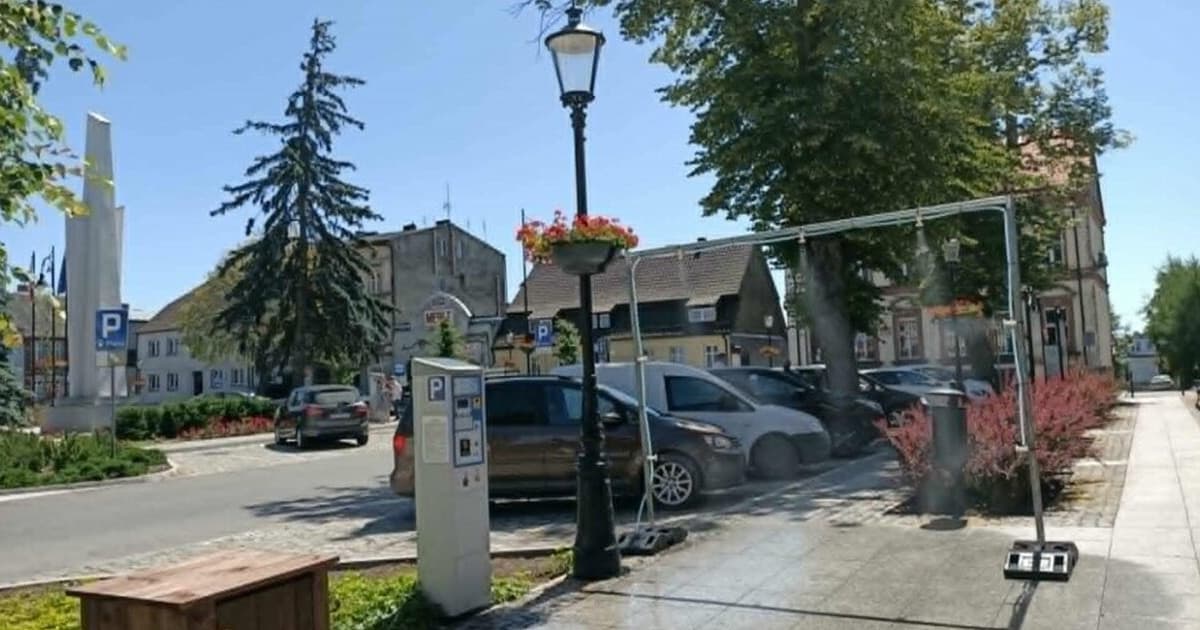Upały w Łobżenicy. Na Placu Wolności stanęła kurtyna wodna