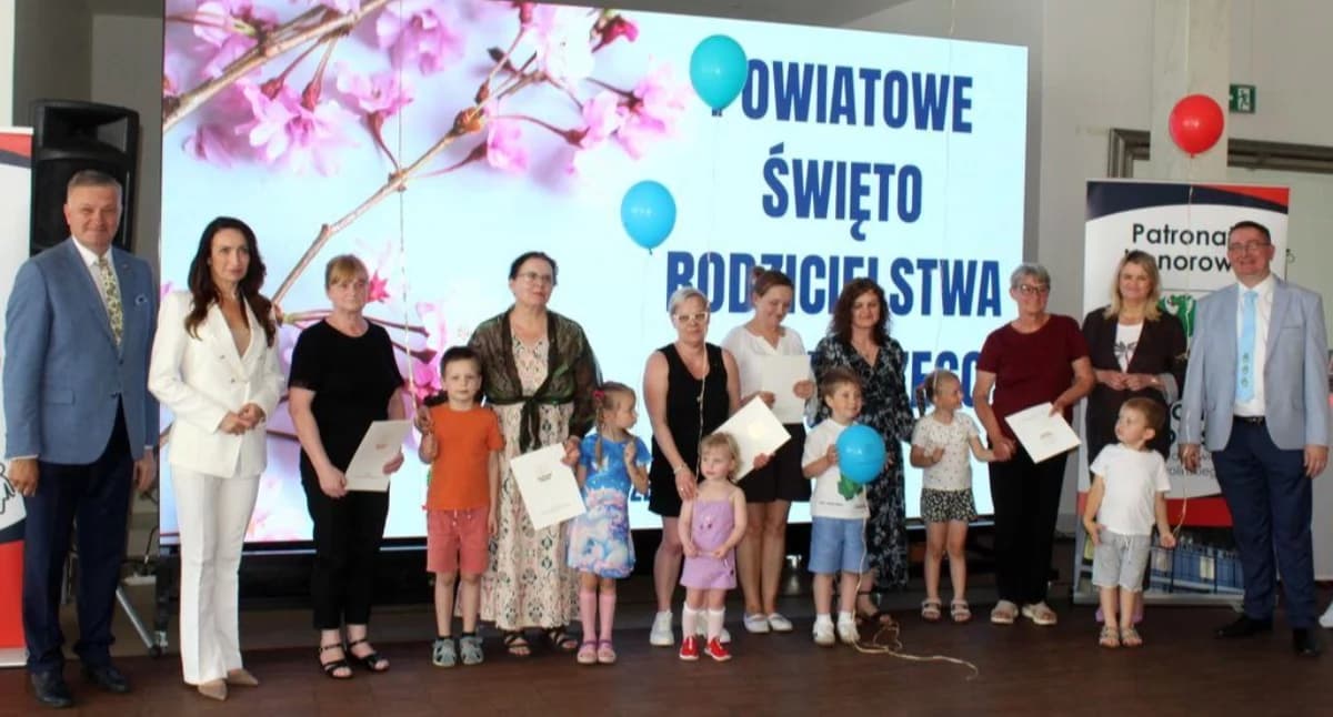 Powiatowe Święto Rodzicielstwa Zastępczego w Miętnem – 112 dzieci znalazło dom w powiecie garwolińskim