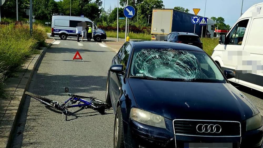 Potrącenie rowerzysty przy rondzie. Utrudnienia w kierunku obwodnicy