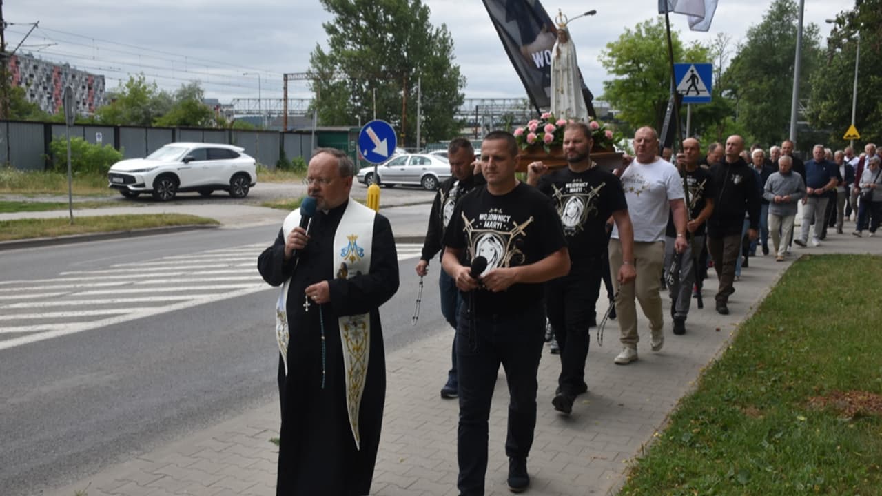 KOŚCIÓŁ Mężczyźni chwycili za różaniec i przeszli przez nasze miasto