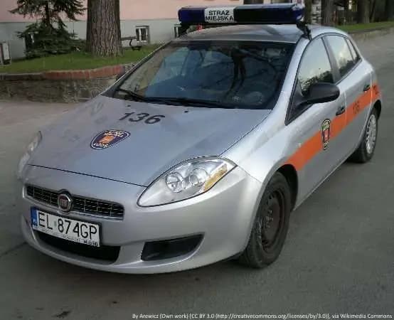 Niewybuch w lesie miechowickim. Służby zabezpieczały teren przy osiedlu