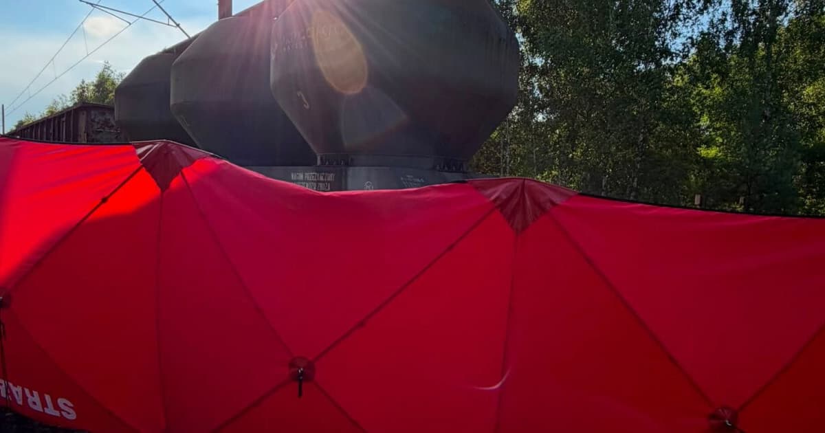 •15 lipca 17-latek spadł z wagonu. Nie udało się go uratować
