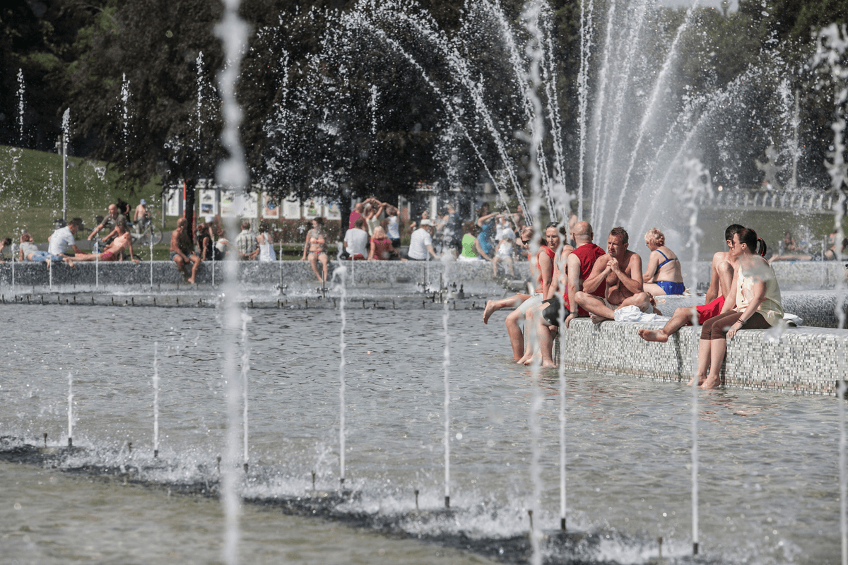Francja: Podczas fali upałów politycy dyskutują o powszechnej klimatyzacji