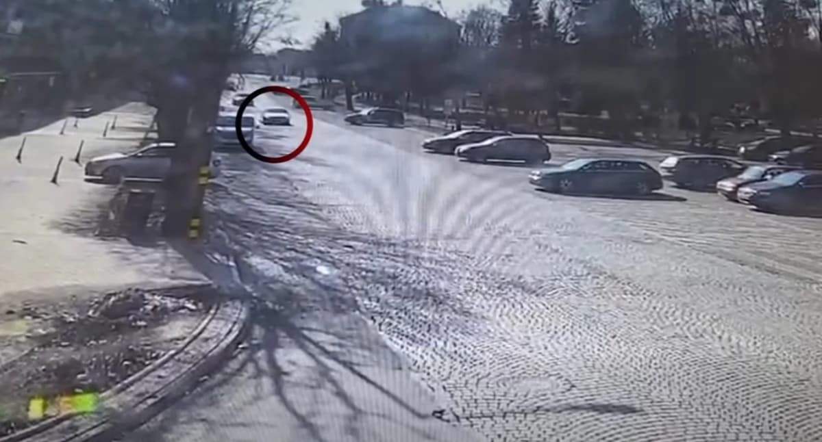 Pijany kierowca pędził przez centrum Olecka. Zatrzymali go dzięki czujności