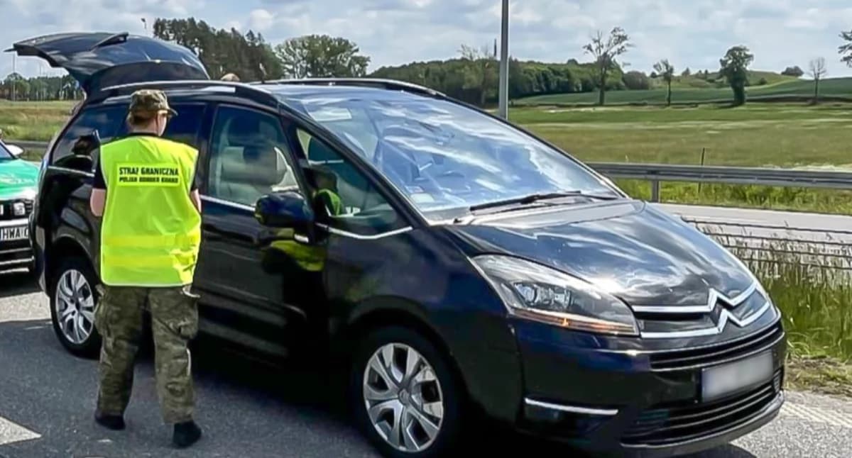 Pościg pod Ełkiem! Najpierw na ekspresówce, później przez pola