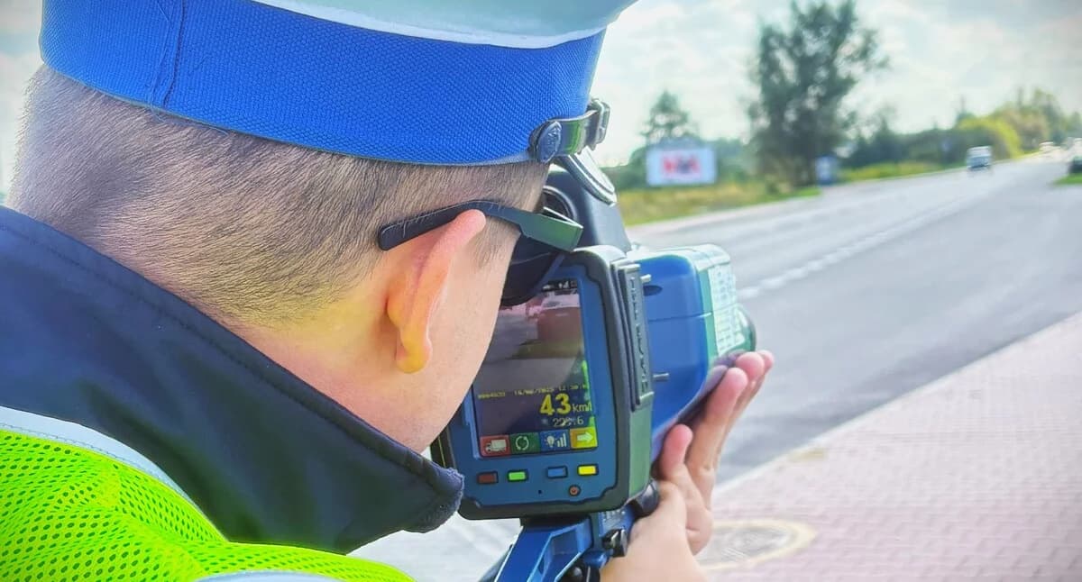 Nietrzeźwi kierowcy, utrata prawa jazdy i wypadek motocyklisty
