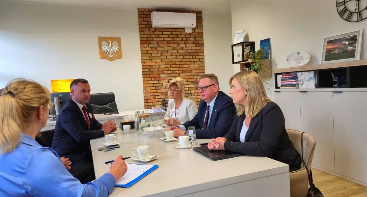Coraz niższy poziom wód niepokoi samorządy. Apel o pilne działania dla Jeziora