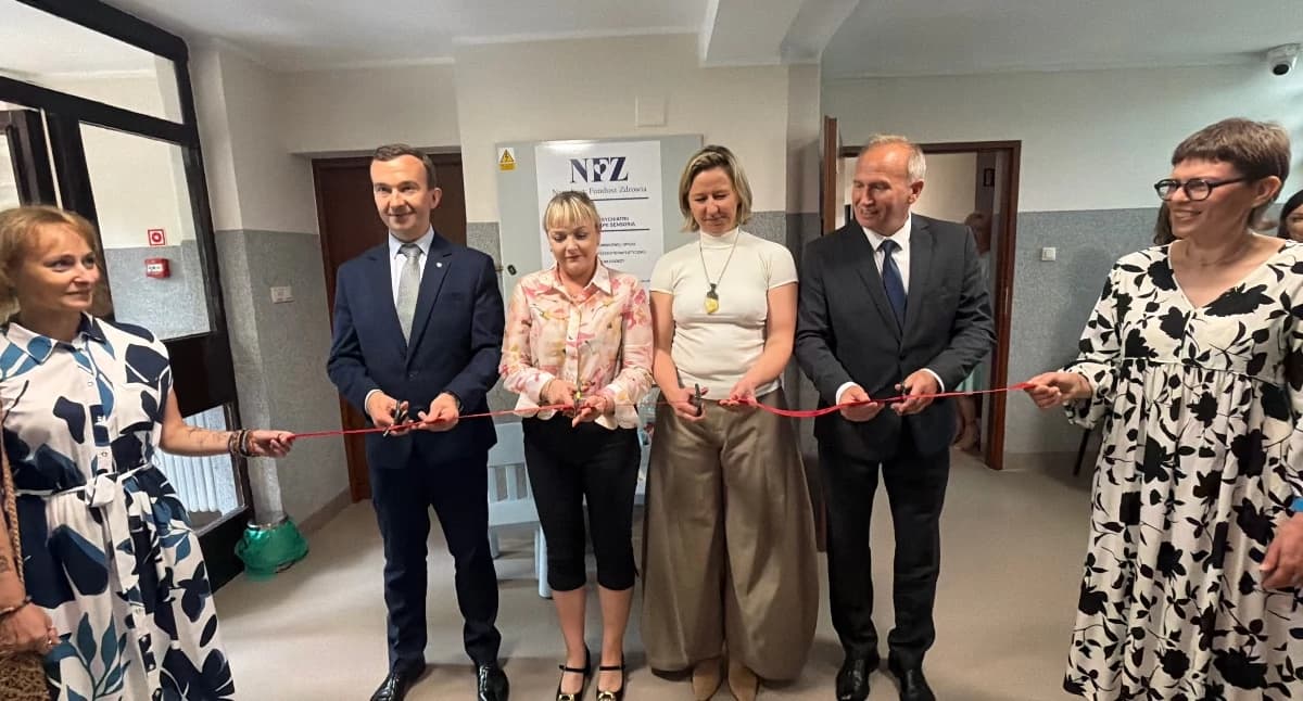 [ZDJĘCIA] Psychologiczna pomoc dla dzieci i młodzieży. W Nowym Mieście otwarto