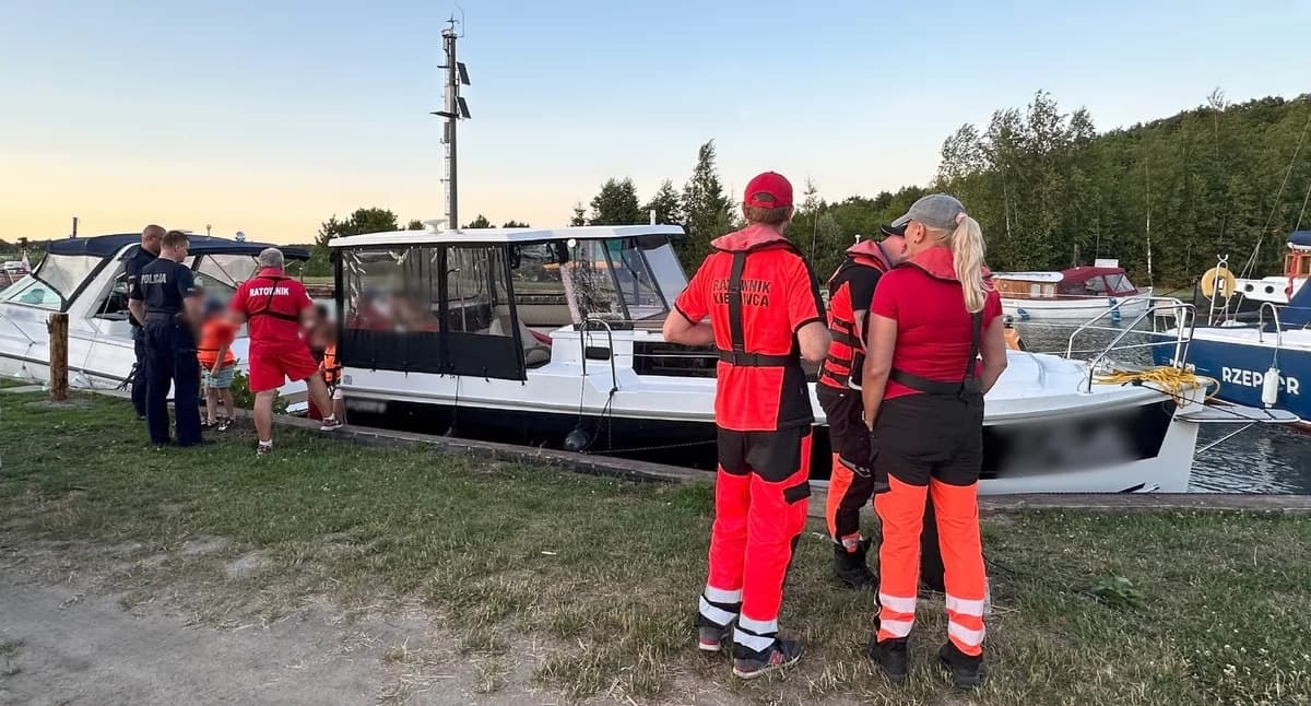 Pijany sternik kierował łodzią z trójką dzieci na pokładzie. Usłyszał zarzuty