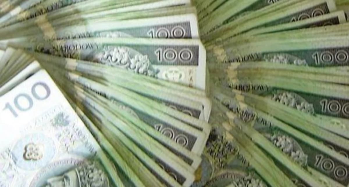 Straciła prawie 65 tysięcy złotych
